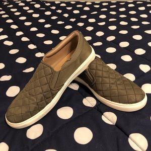 Steve Madden olive green slip on